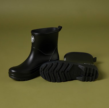 MODERN Black